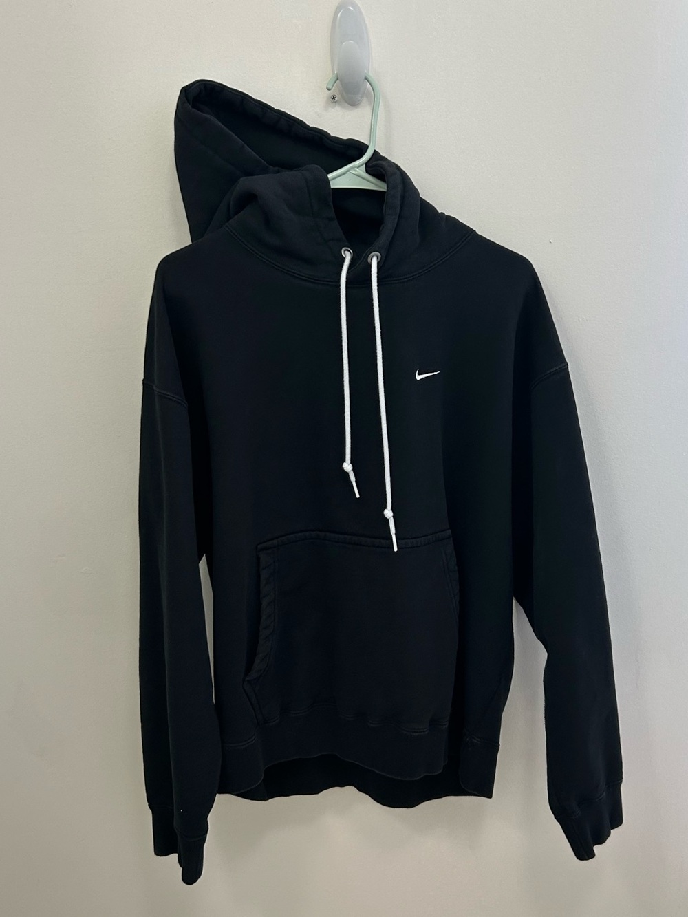 Nike Men’s Black Hoodie in Large